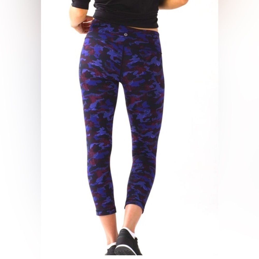 Lululemon Wunder Under Crop III Women's 6 Purple Camo Emperor